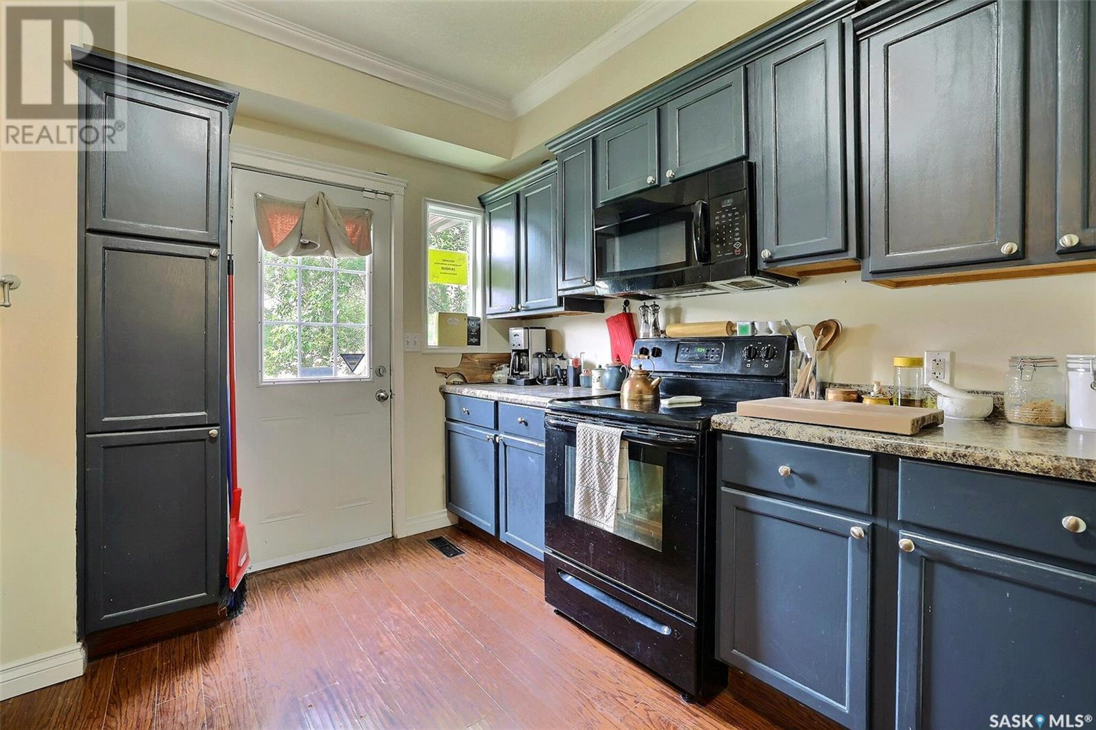 1550 ROBINSON STREET - 10