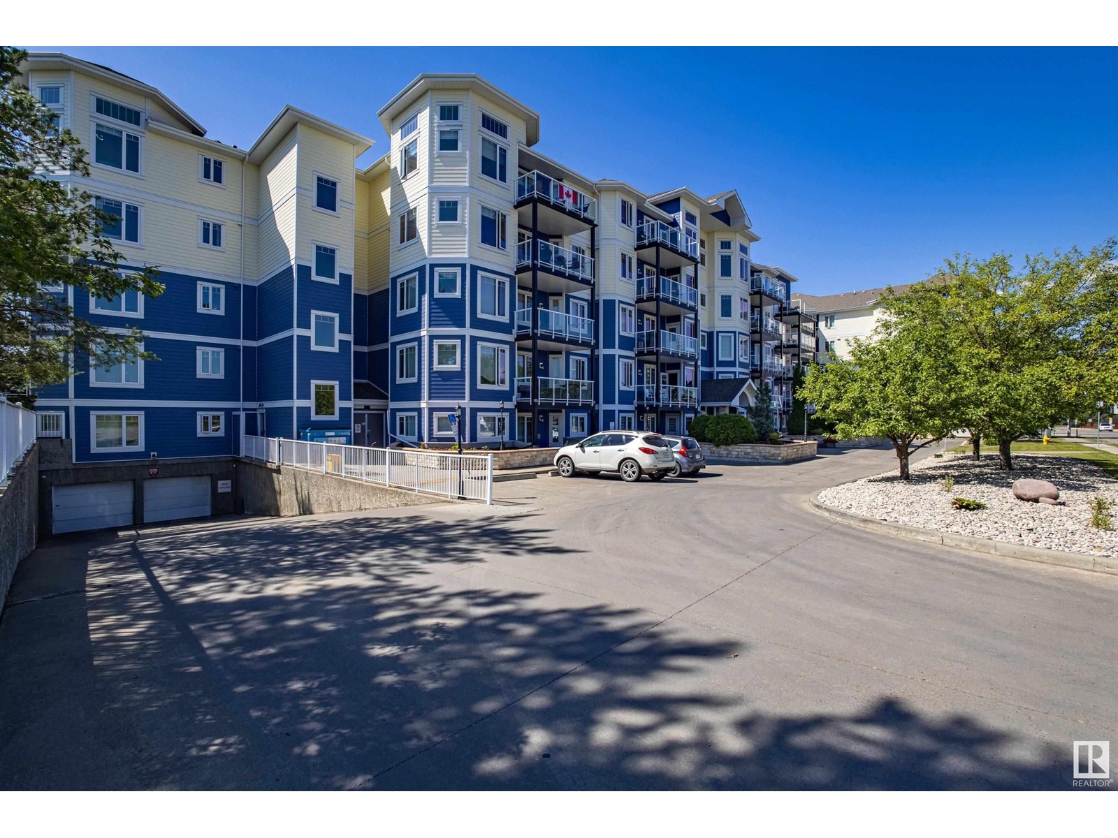 Photo 12 of 102 12111 51 Av Nw, Edmonton AB