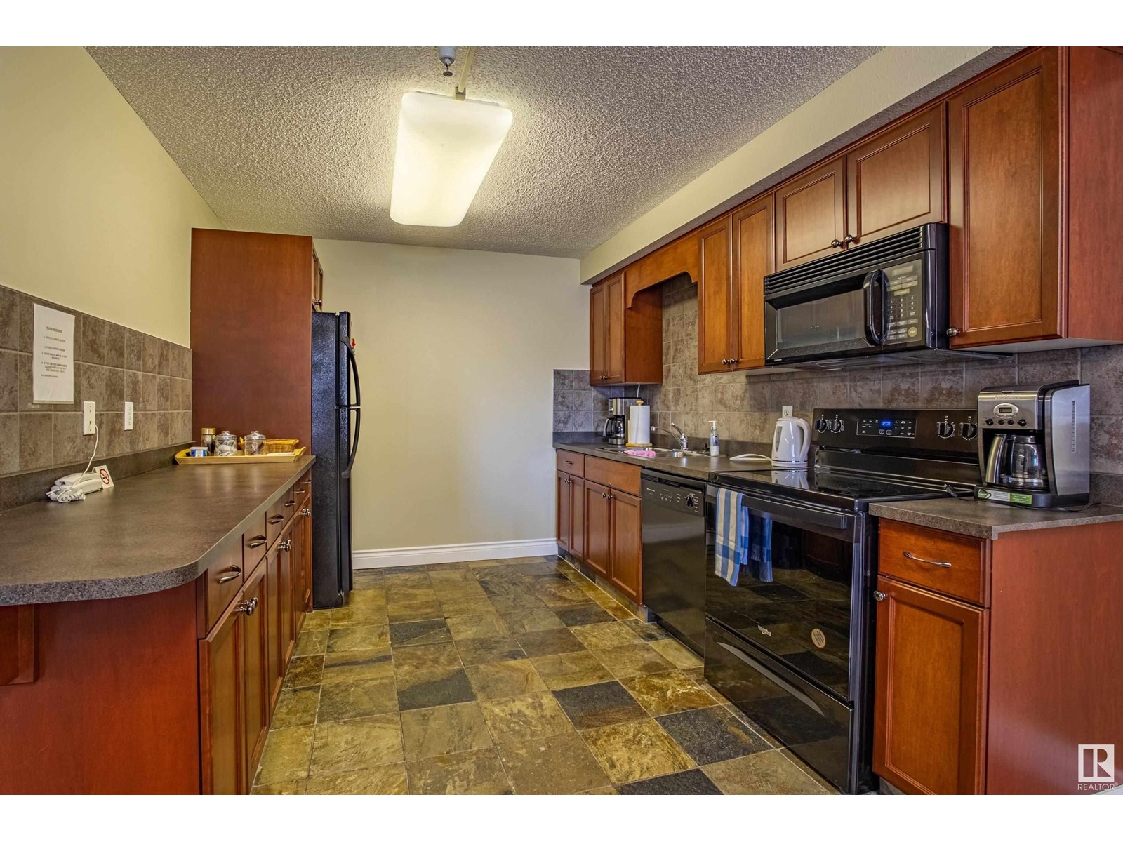 Photo 26 of 102 12111 51 Av Nw, Edmonton AB