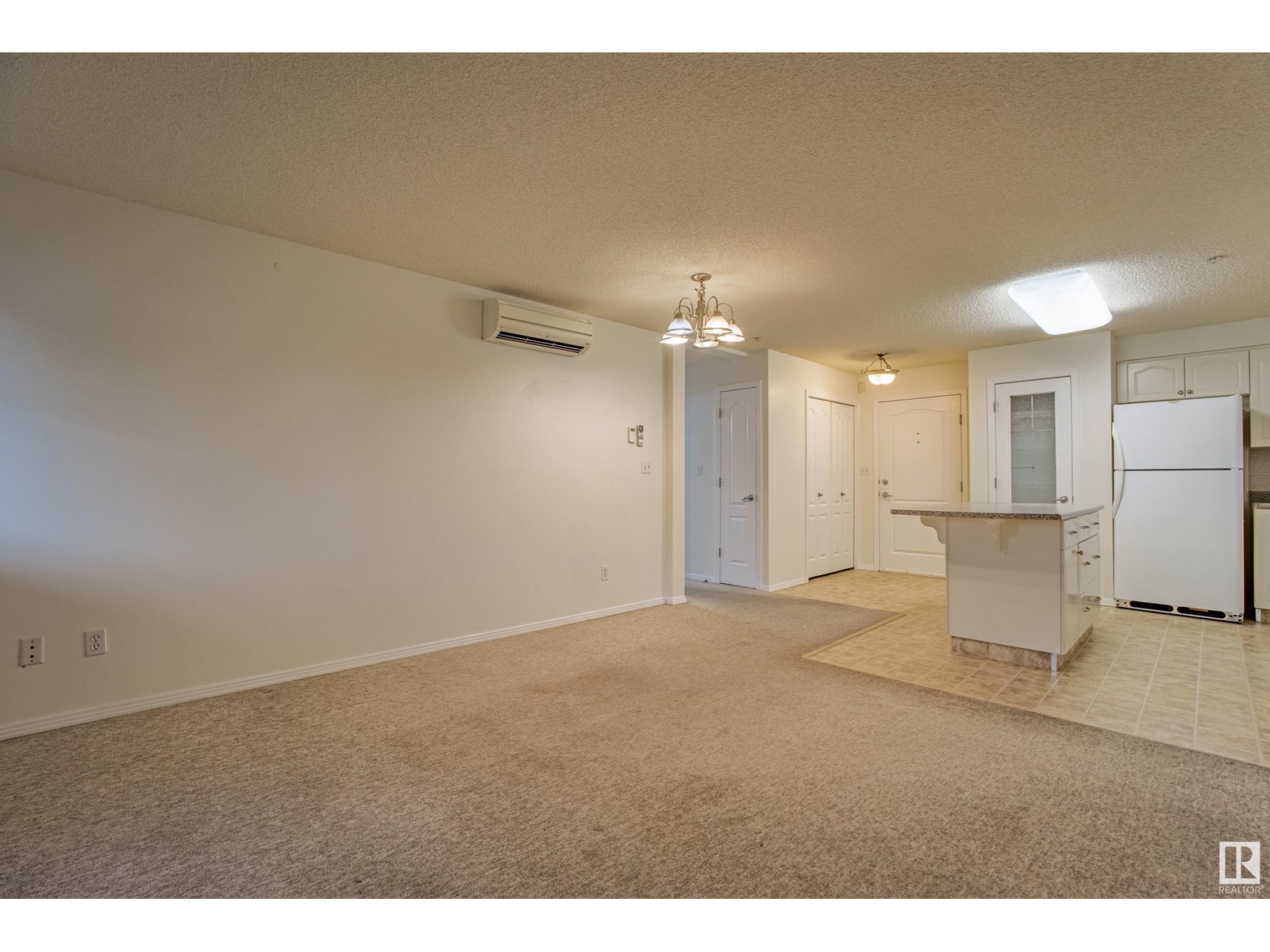 Photo 11 of 102 12111 51 Av Nw, Edmonton AB