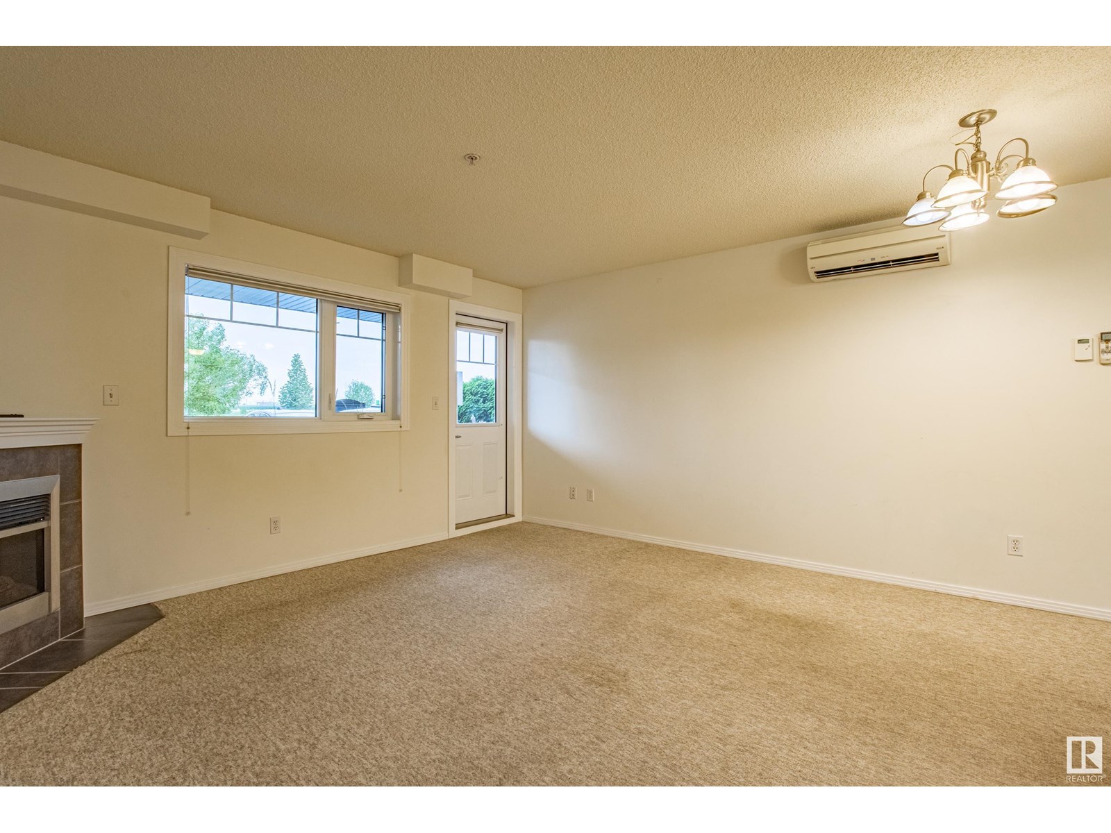 Photo 18 of 102 12111 51 Av Nw, Edmonton AB