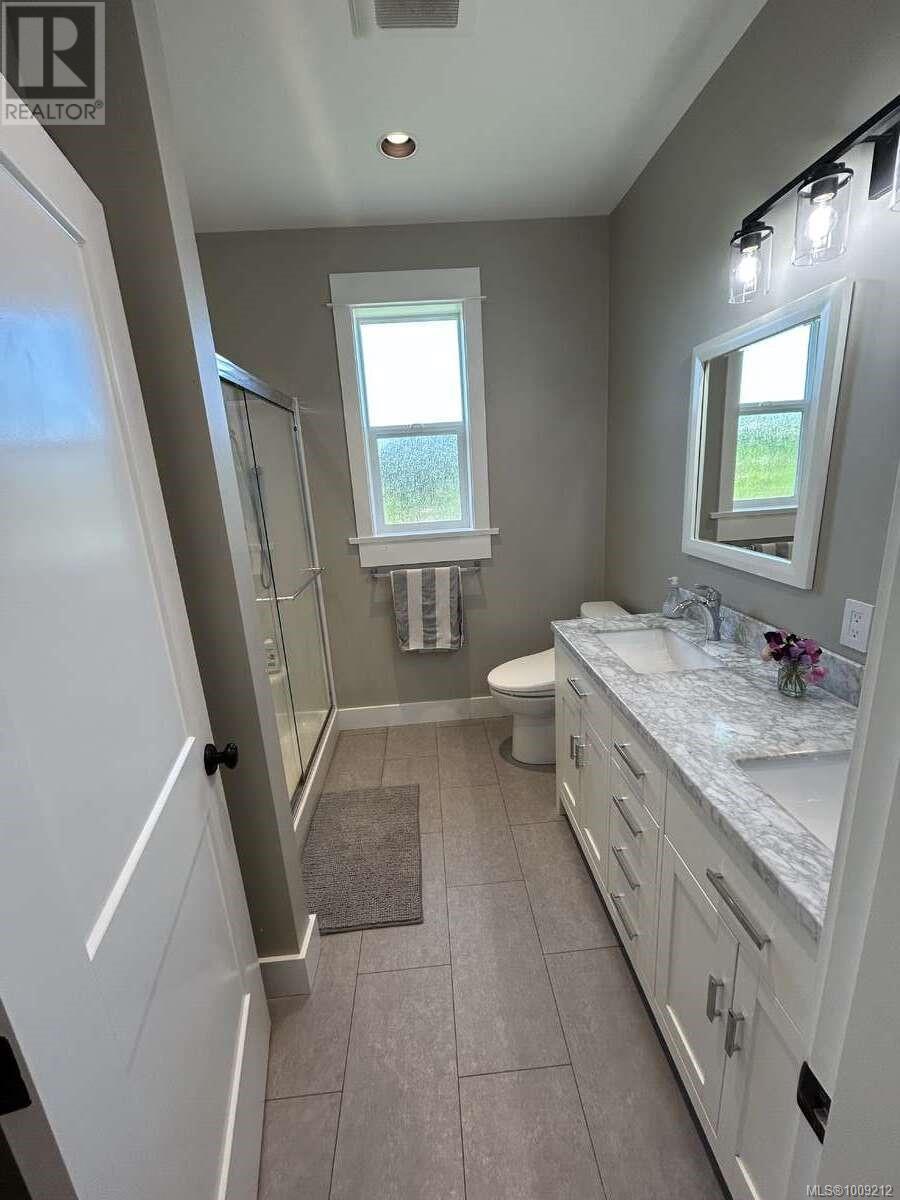 Photo 4 of 4052 Mcbride St, Port Alberni BC