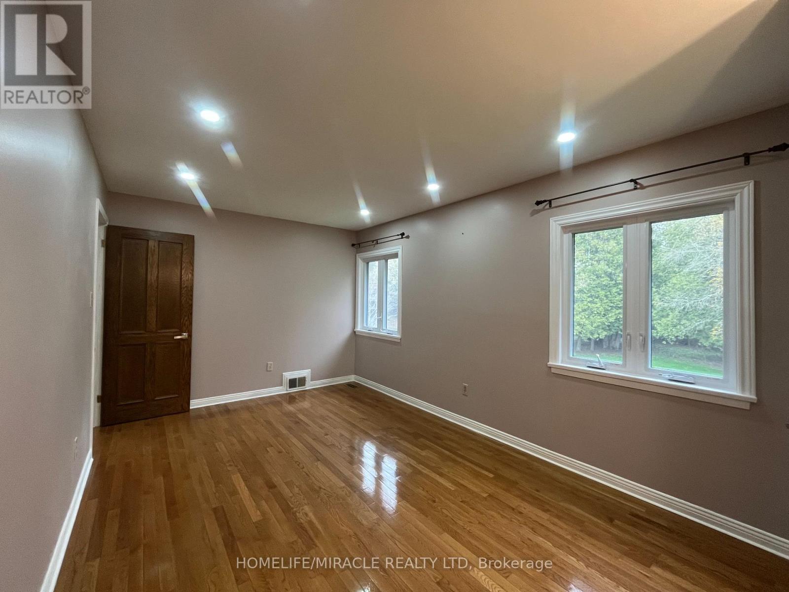 Photo 21 of 1929 8th Line Road, Ottawa ON