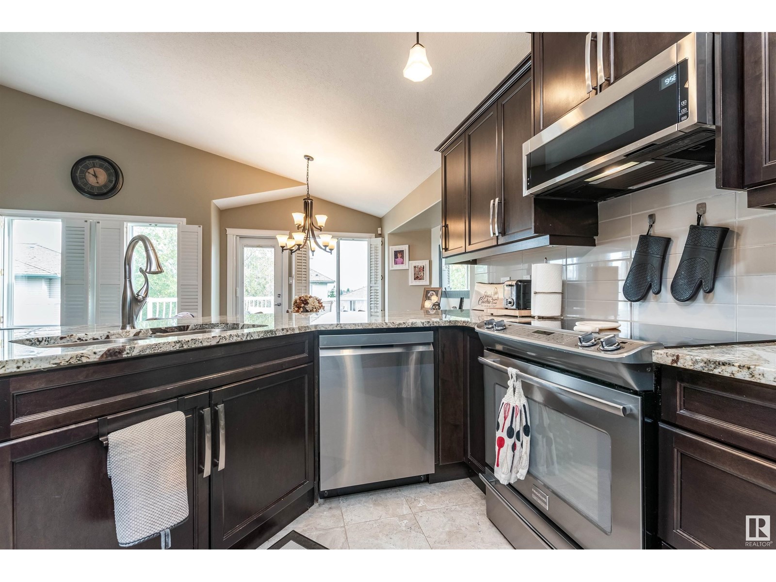 Photo 6 of 431 Norway Cr, Sherwood Park AB