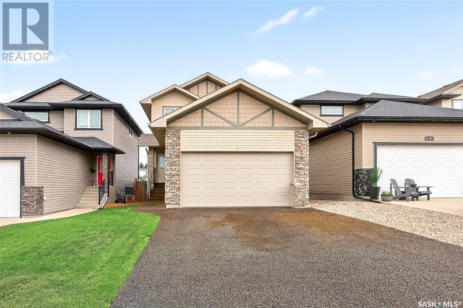 Photo 2 of 19 Everton Crescent Sw, Moose Jaw SK