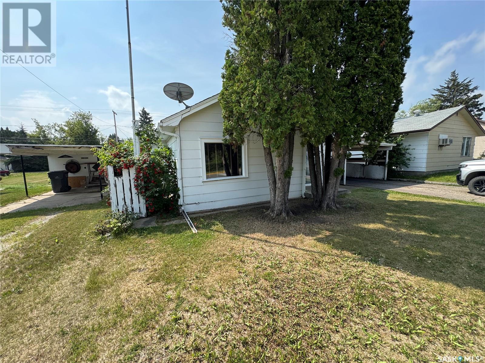 310 Maple ROAD E - Photo 3 of 19, Nipawin, Saskatchewan