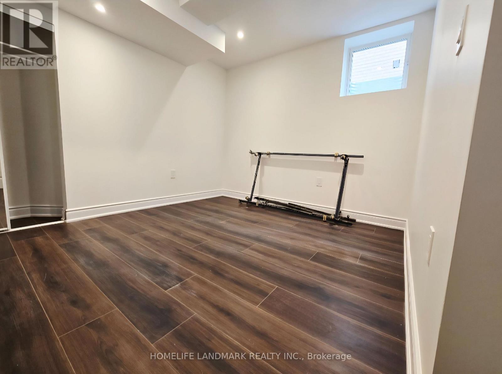 Photo 7 of 147 Bocelli Crescent, Hamilton ON