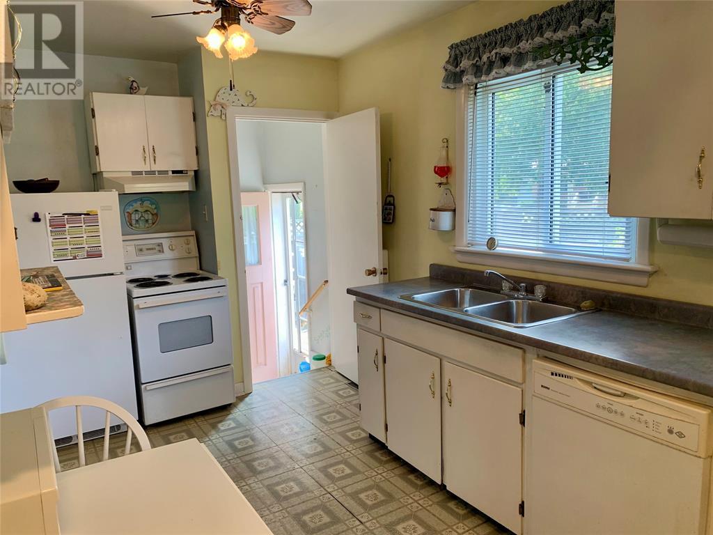 Photo 11 of 1330 Colborne Road, Sarnia ON
