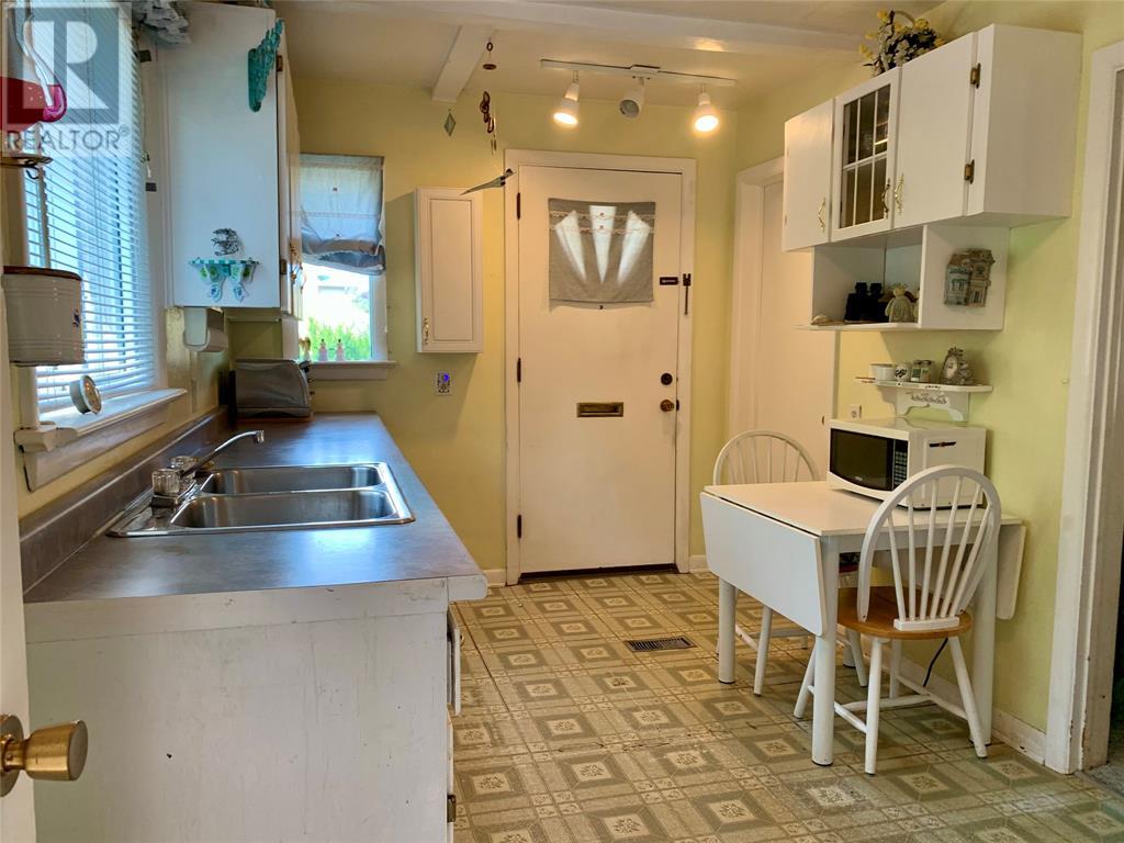 Photo 13 of 1330 Colborne Road, Sarnia ON