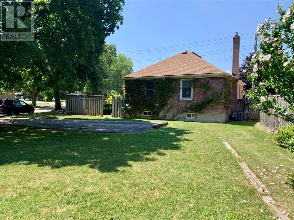 Photo 12 of 1330 Colborne Road, Sarnia ON