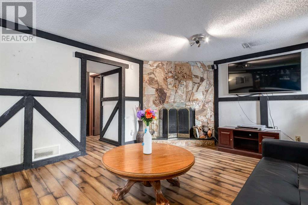 Single Family House 3 Level for Sale in  Castleridge Crescent NE Castleridge Calgary 
