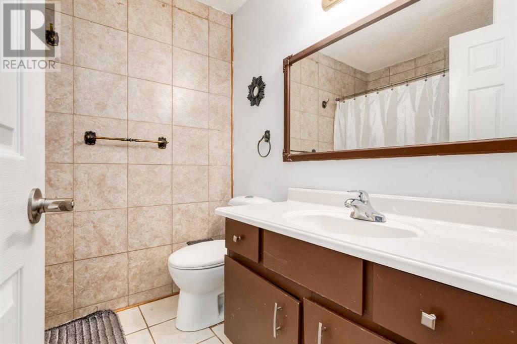 Single Family House 3 Level for Sale in  Castleridge Crescent NE Castleridge Calgary 