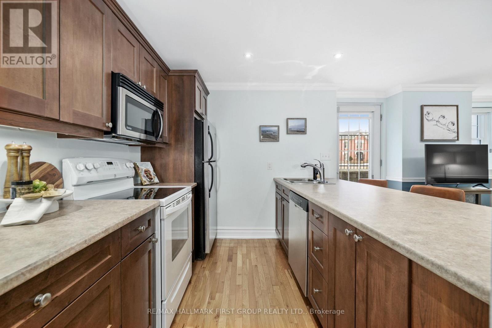Photo 16 of 104 323 George Street, Cobourg ON