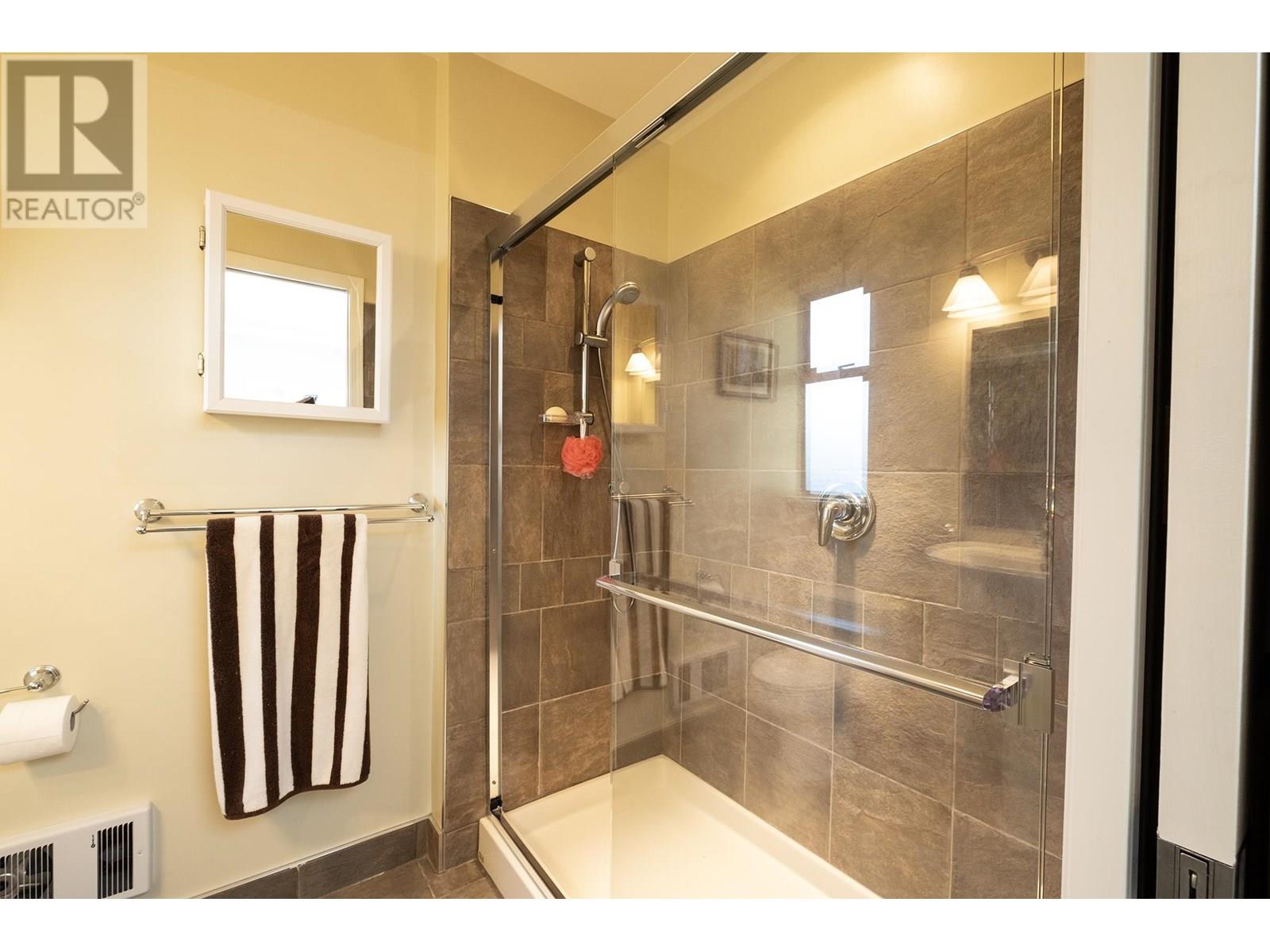 5462 KENSINGTON ROAD, Sechelt