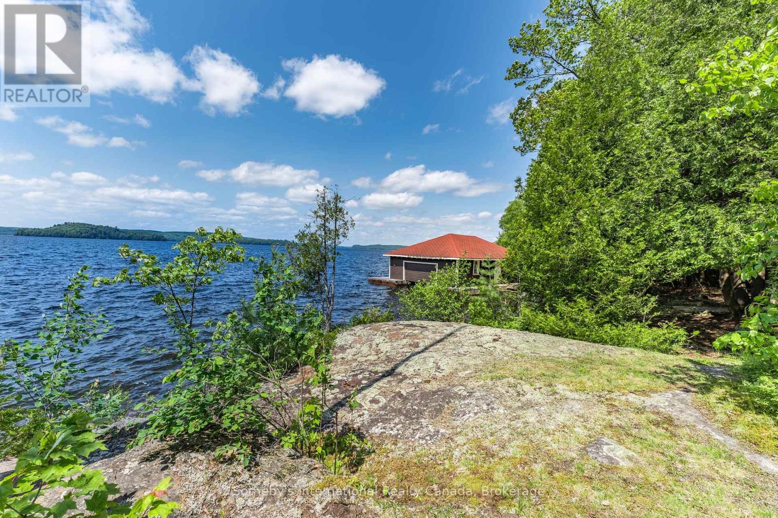 Photo 10 of 1076 Nithgrove Road, Lake Of Bays ON