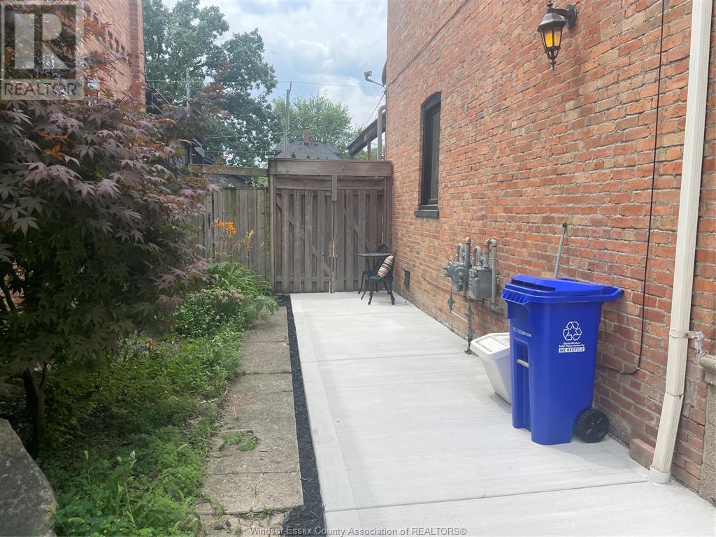 Photo 10 of 853 Monmouth Avenue, Windsor ON