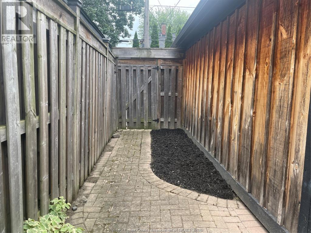 Photo 12 of 853 Monmouth Avenue, Windsor ON