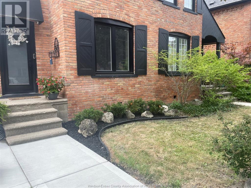 Photo 7 of 853 Monmouth Avenue, Windsor ON