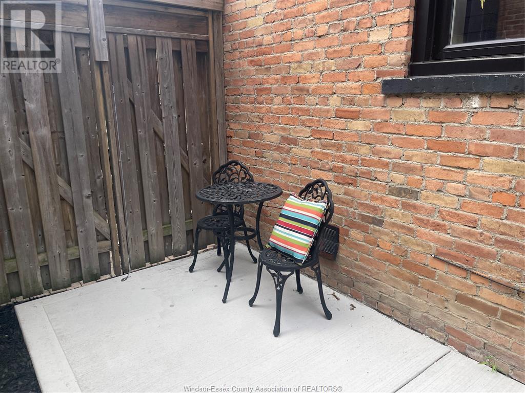 Photo 11 of 853 Monmouth Avenue, Windsor ON