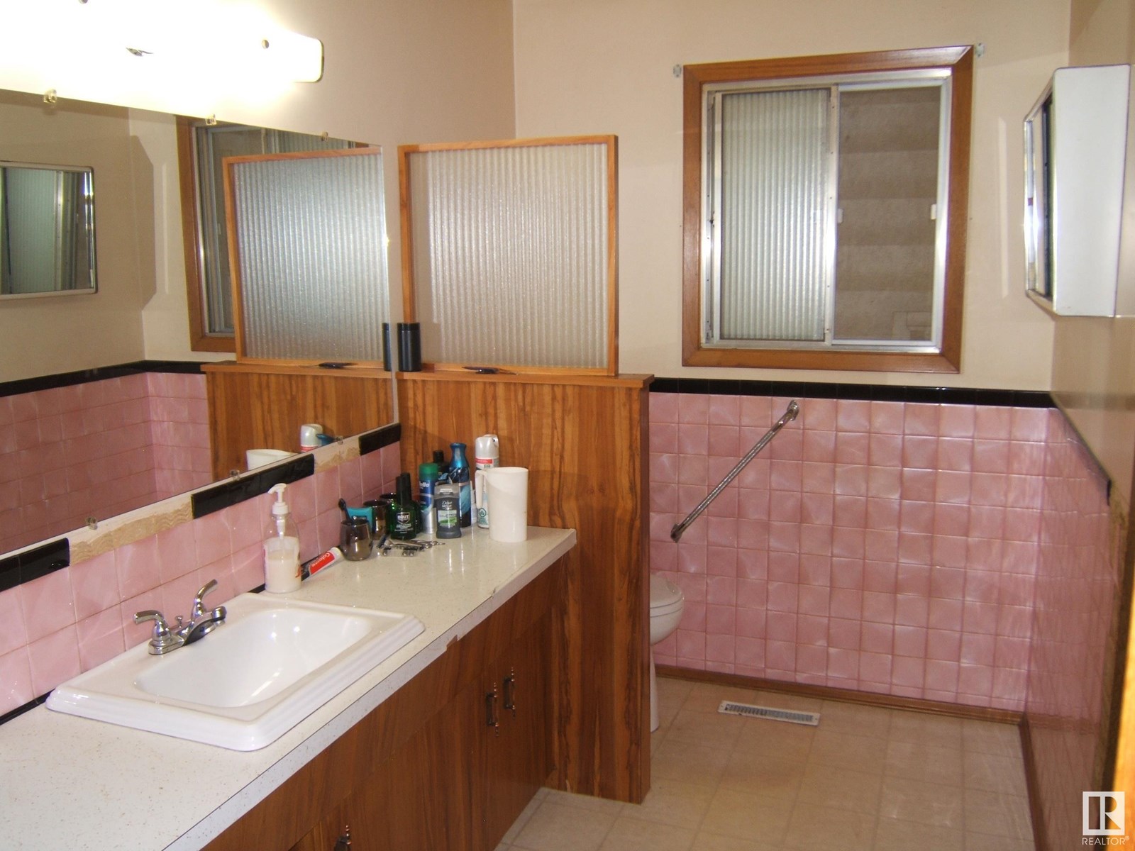 Photo 18 of 5125 45 Av, Vegreville AB