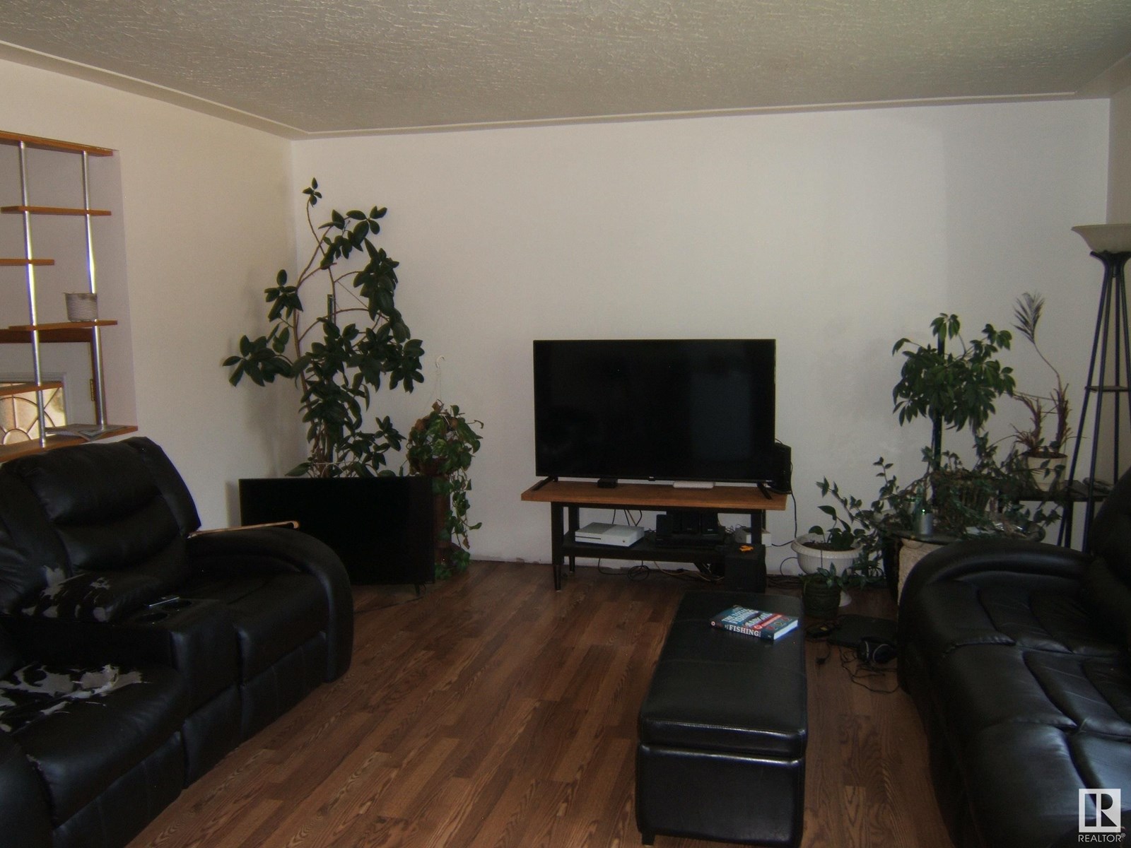 Photo 7 of 5125 45 Av, Vegreville AB
