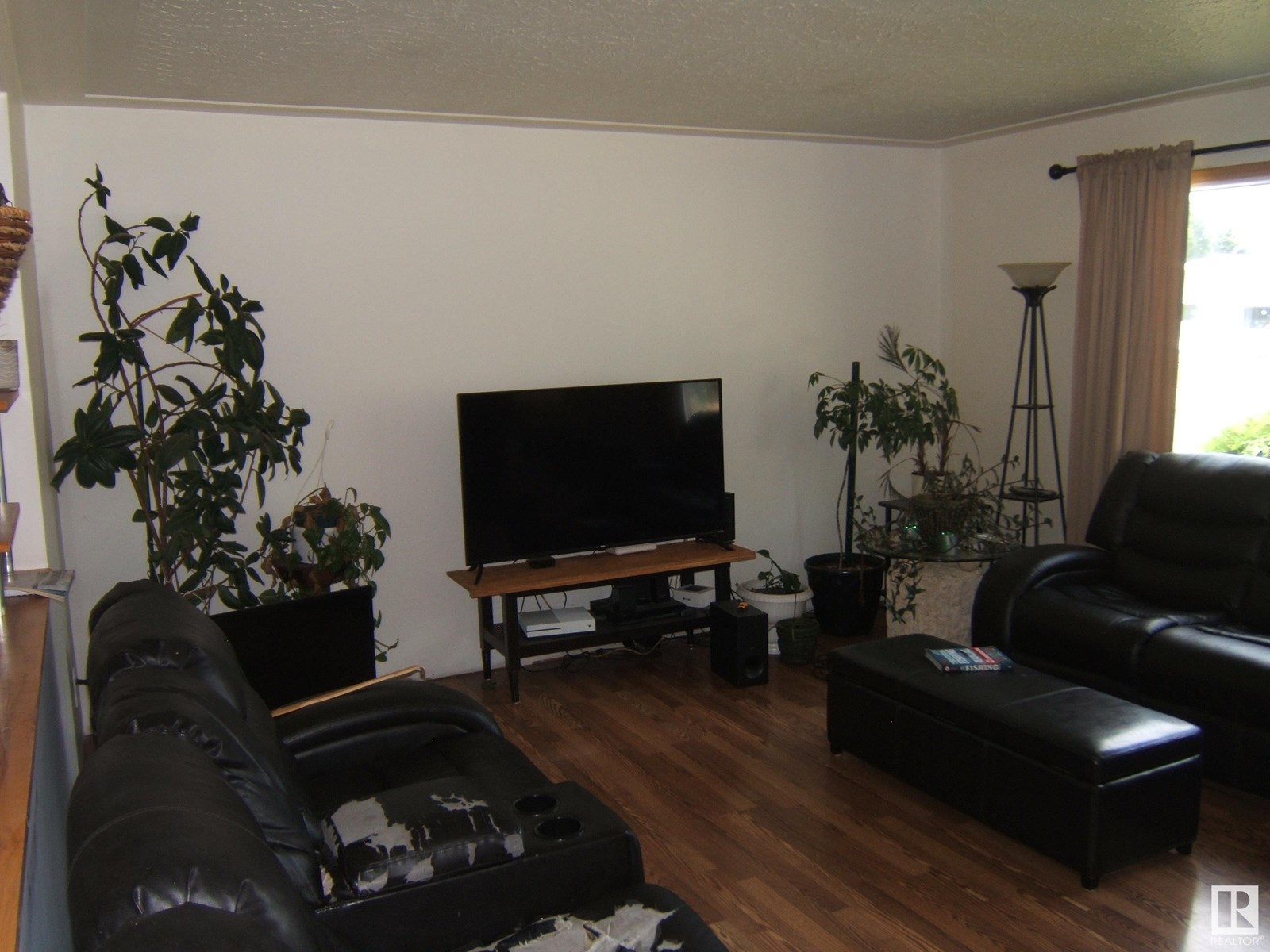 Photo 9 of 5125 45 Av, Vegreville AB