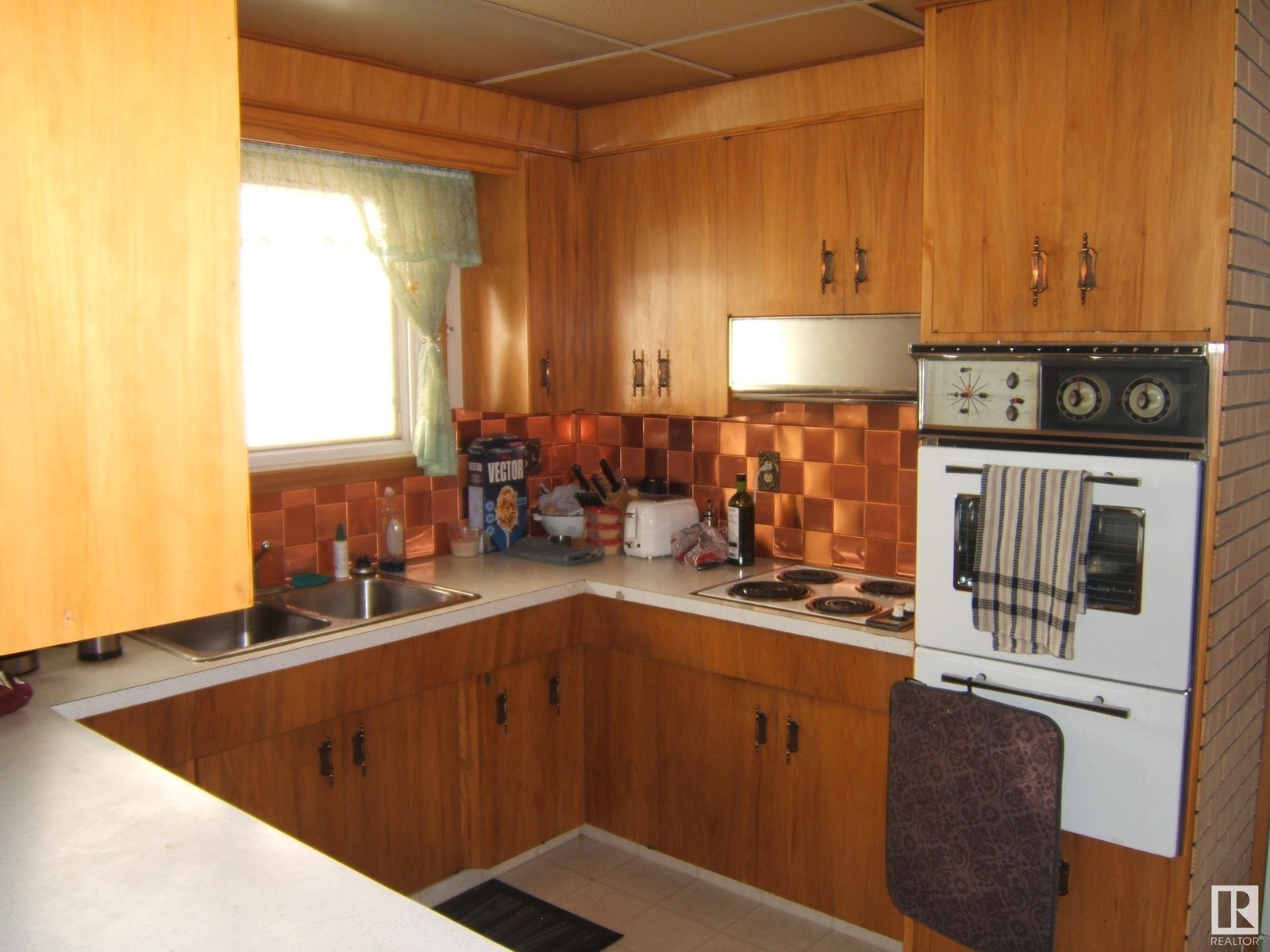 Photo 6 of 5125 45 Av, Vegreville AB
