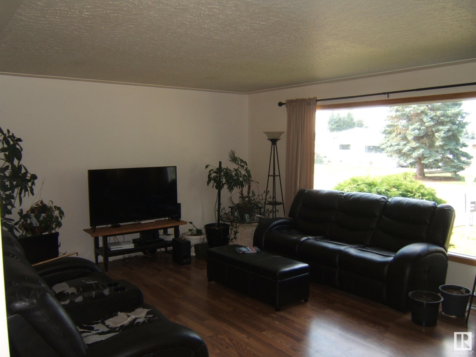 Photo 22 of 5125 45 Av, Vegreville AB