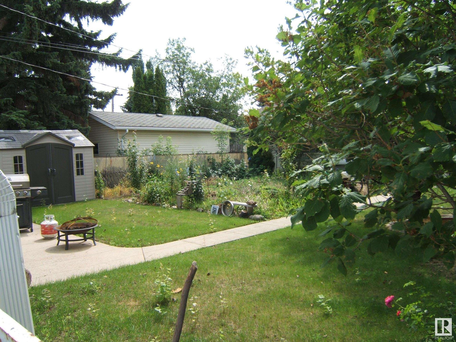 Photo 3 of 5125 45 Av, Vegreville AB
