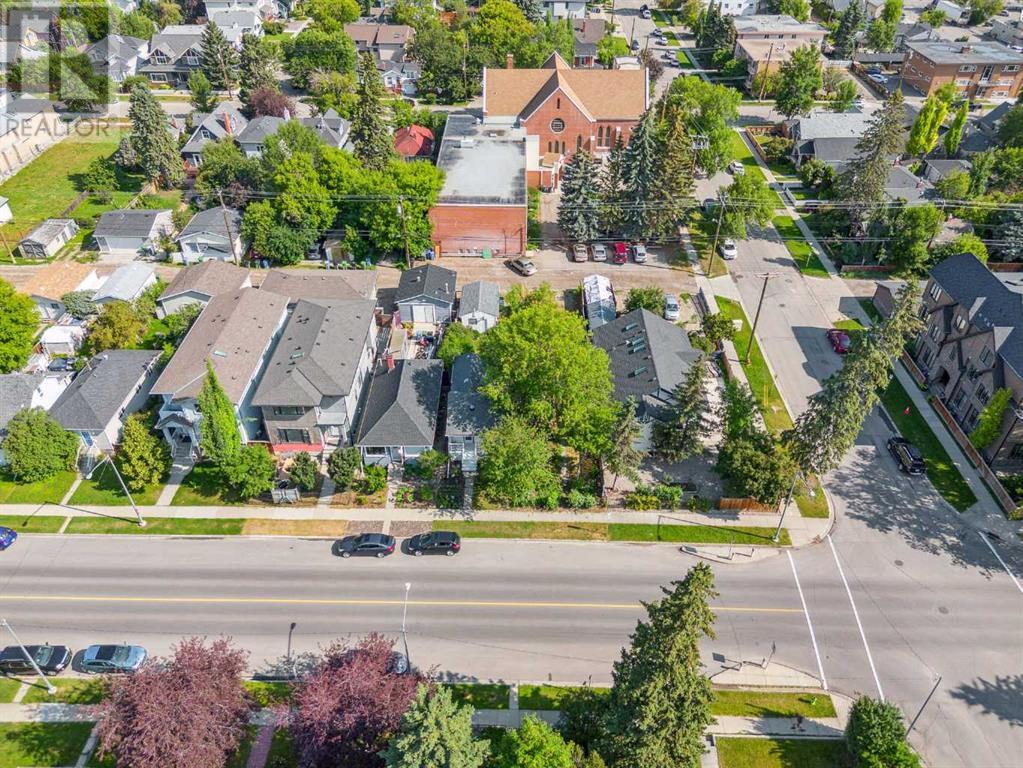 Photo 2 of 206 12 Avenue Nw, Calgary AB