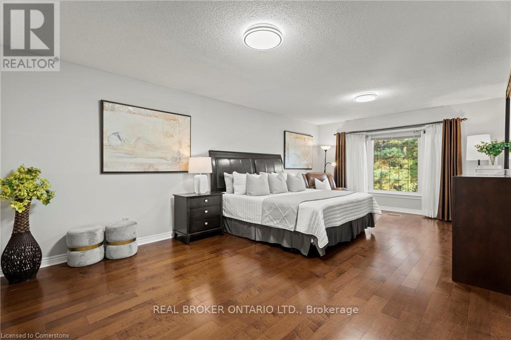 Photo 20 of 3407 Clayton Road, Mississauga ON