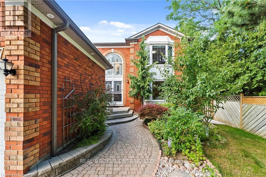 Photo 8 of 3407 Clayton Road, Mississauga ON