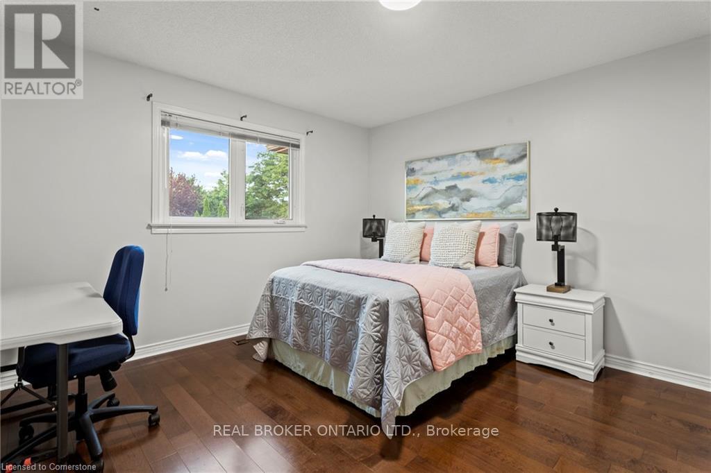 Photo 30 of 3407 Clayton Road, Mississauga ON