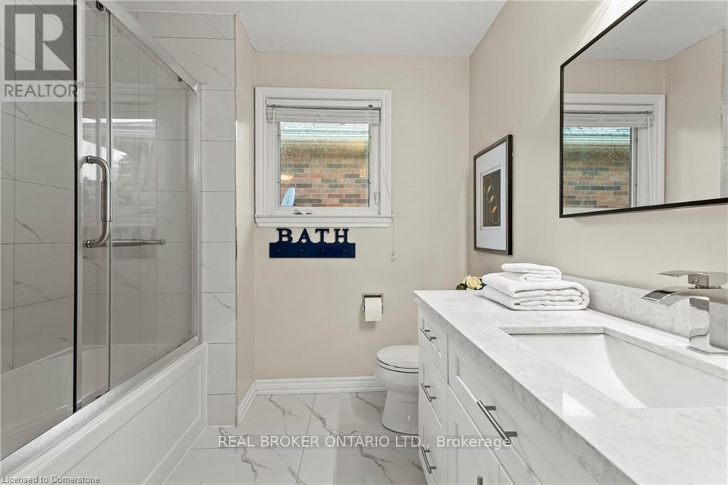 Photo 16 of 3407 Clayton Road, Mississauga ON