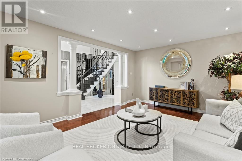 Photo 3 of 3407 Clayton Road, Mississauga ON