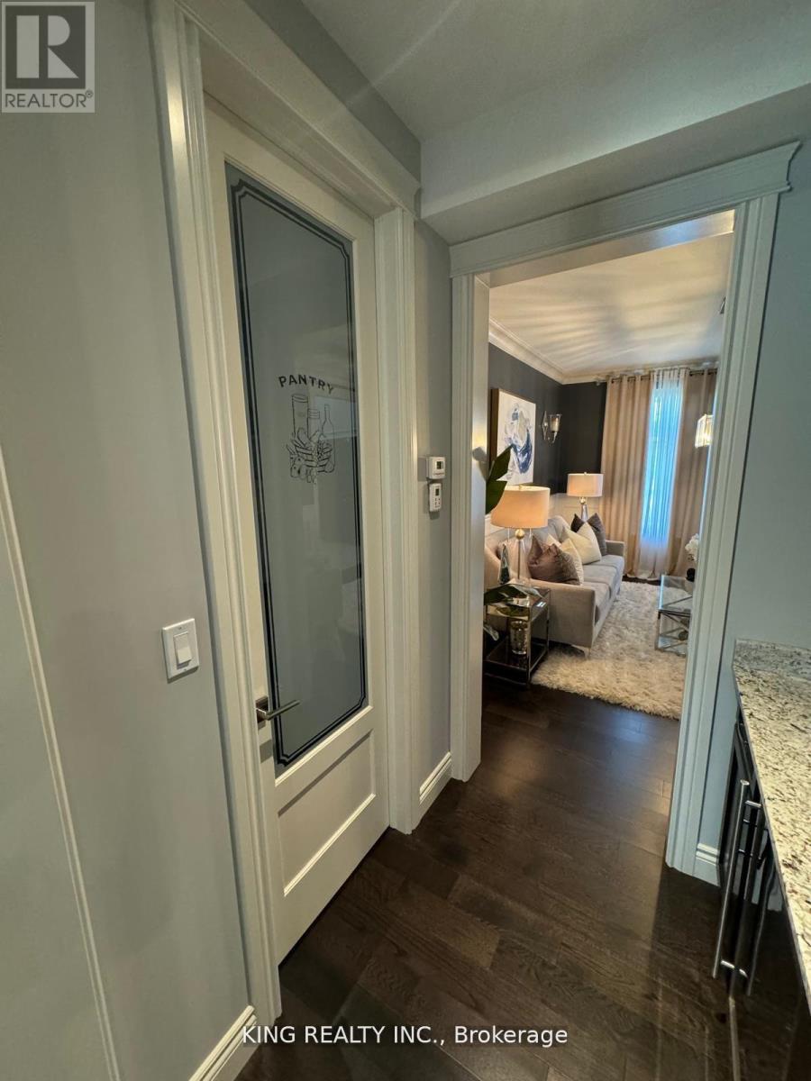 Photo 4 of 138 Ulster Street, Lasalle ON