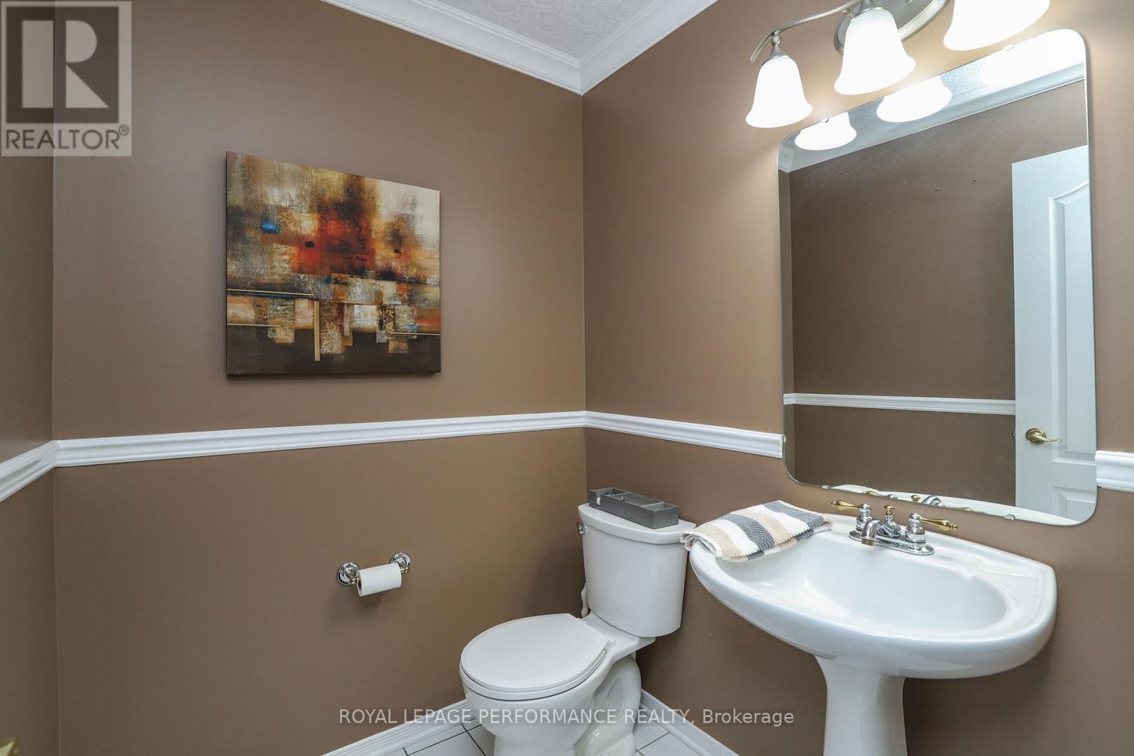 Photo 13 of 104 Stonebriar Drive, Ottawa ON