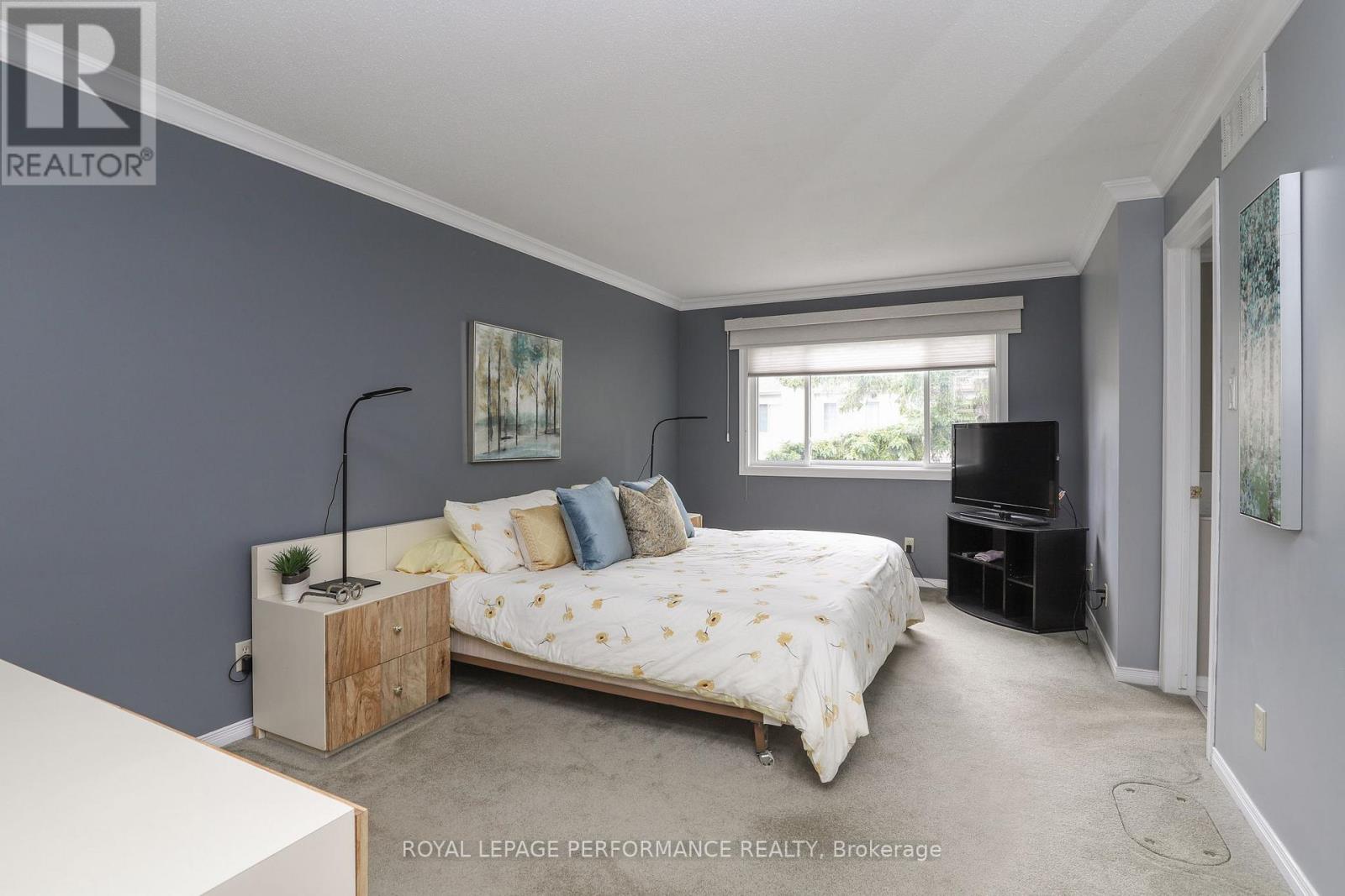 Photo 14 of 104 Stonebriar Drive, Ottawa ON