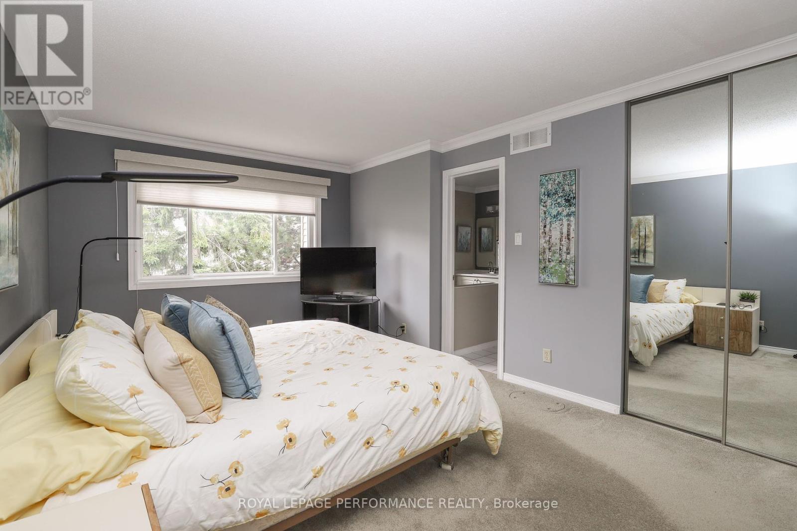 Photo 15 of 104 Stonebriar Drive, Ottawa ON