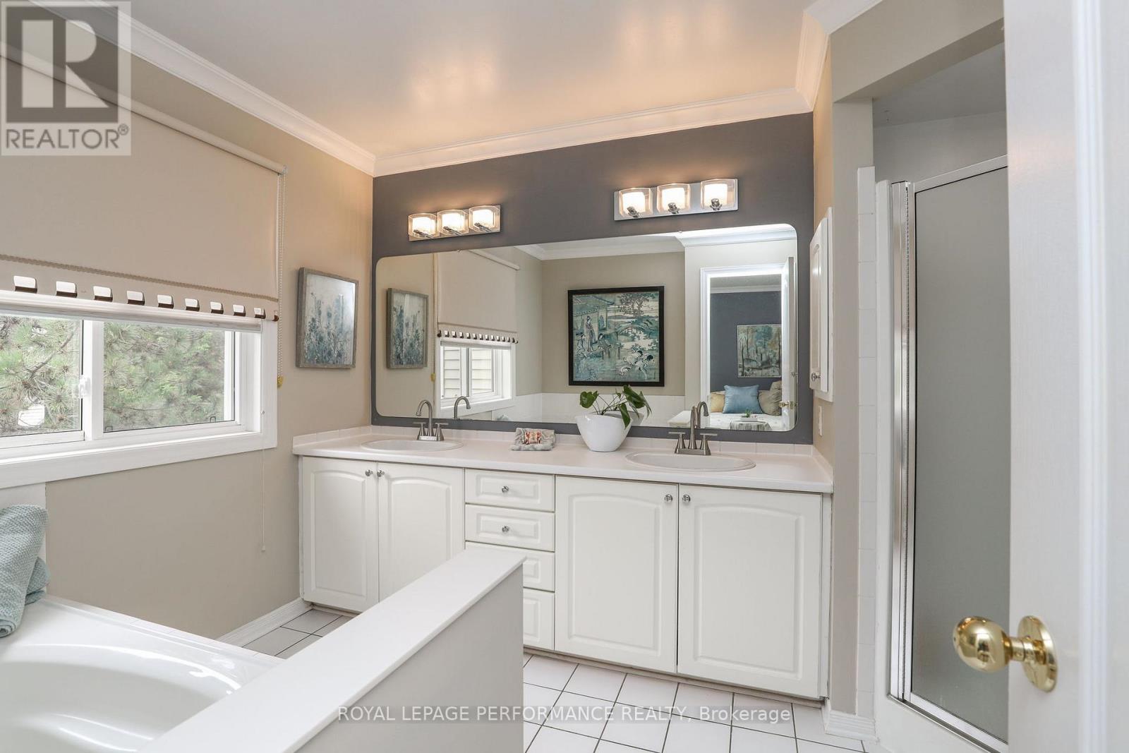 Photo 17 of 104 Stonebriar Drive, Ottawa ON