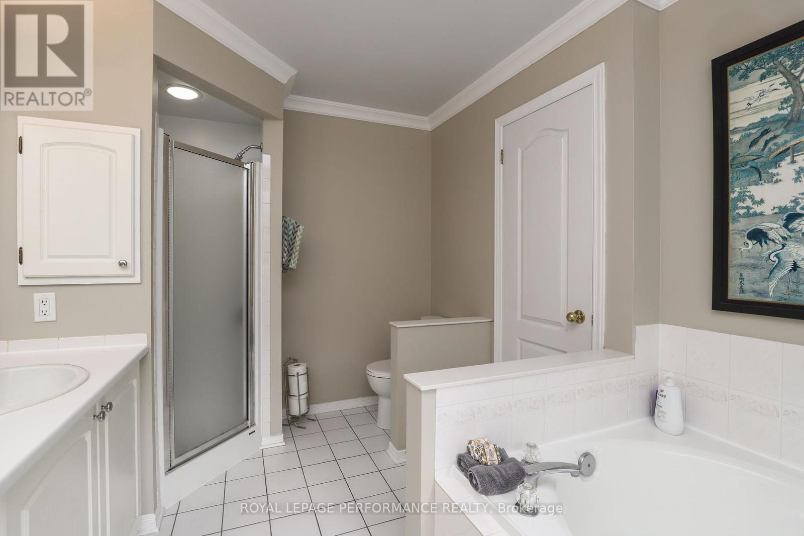 Photo 18 of 104 Stonebriar Drive, Ottawa ON
