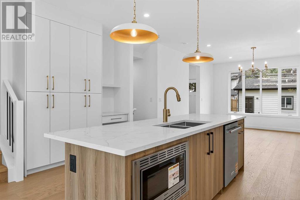 Single Family House for Sale in   Avenue SW North Glenmore Park Calgary 