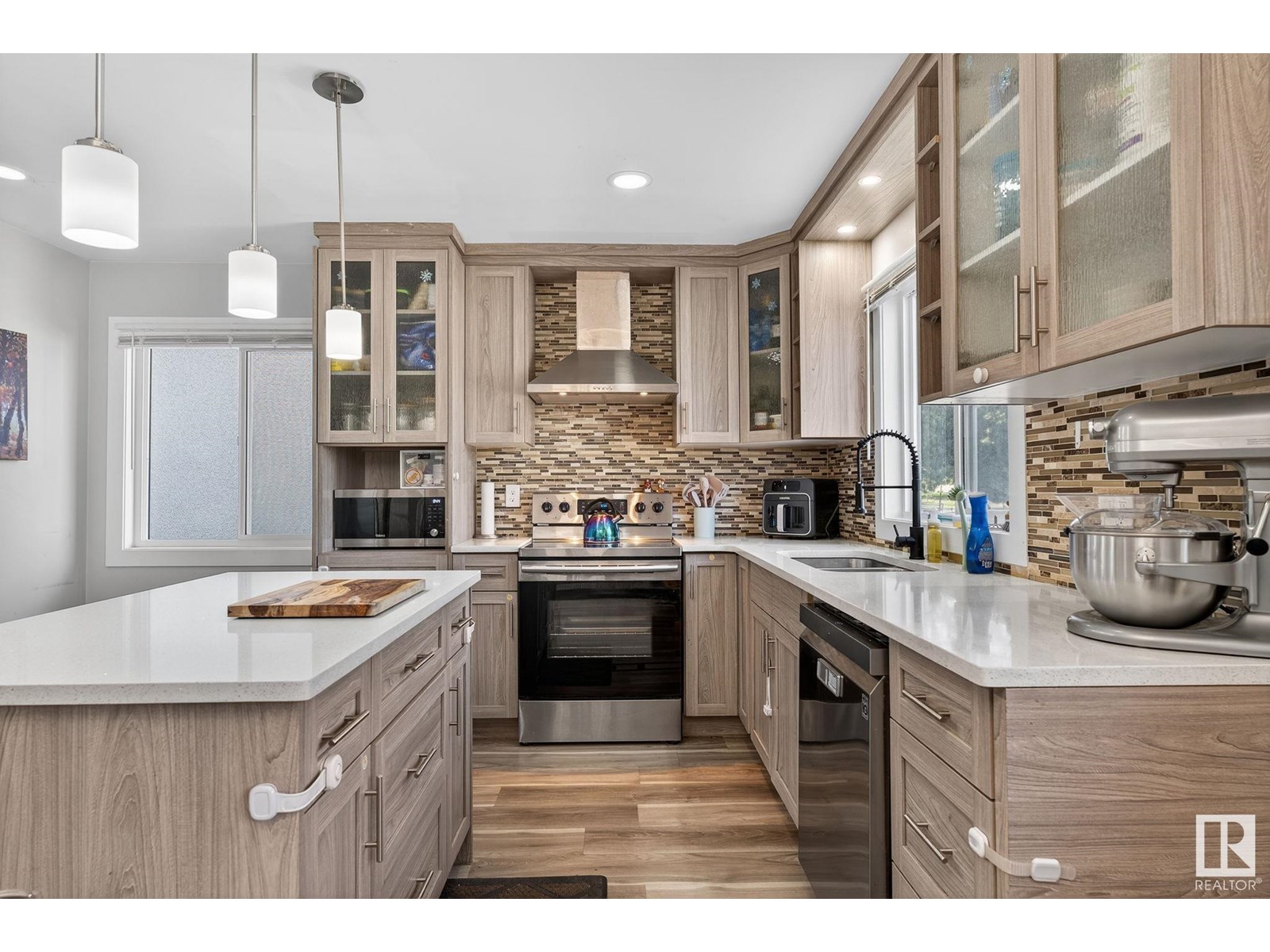Photo 14 of 9479 75 St Nw, Edmonton AB