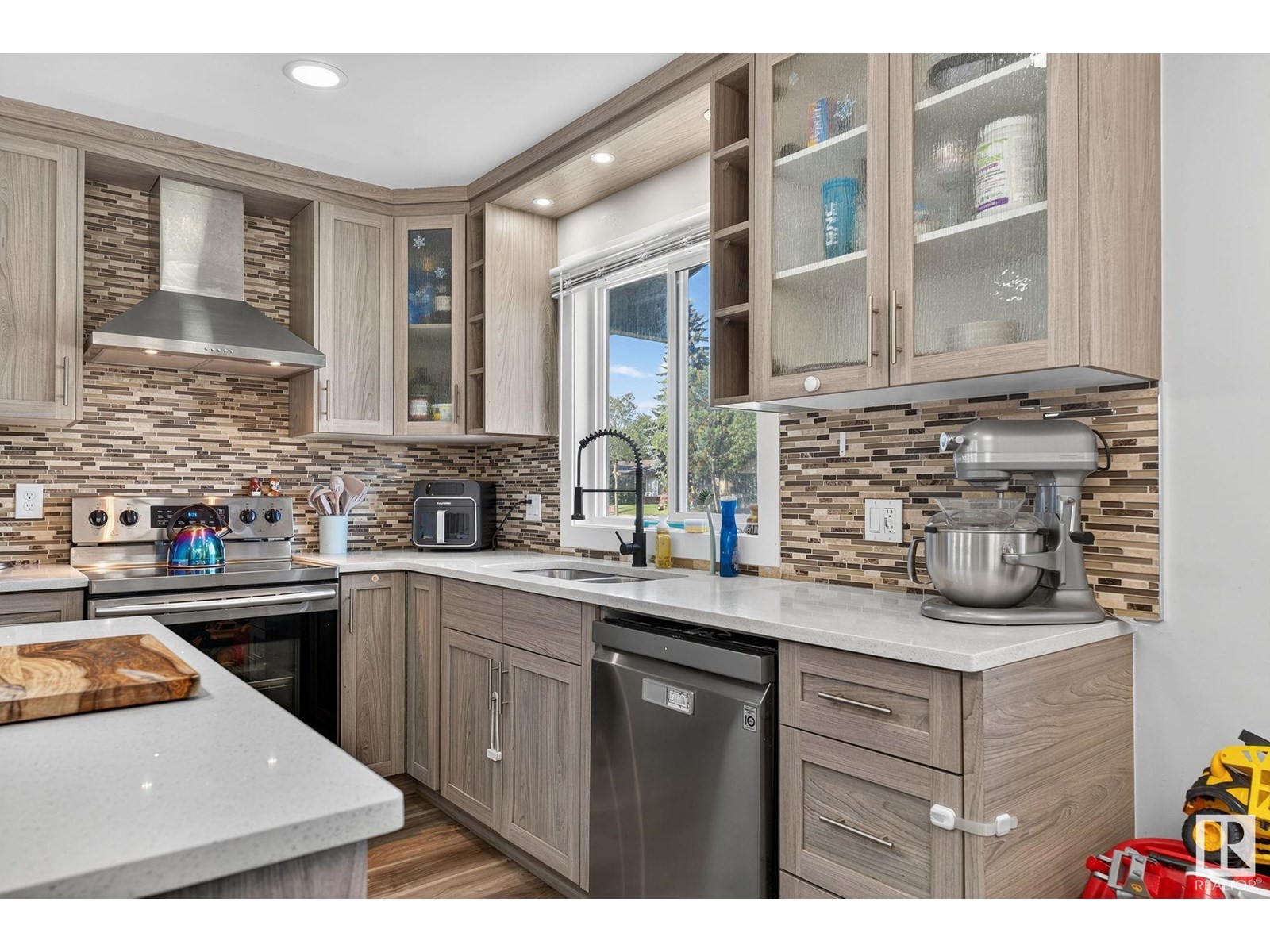 Photo 48 of 9479 75 St Nw, Edmonton AB
