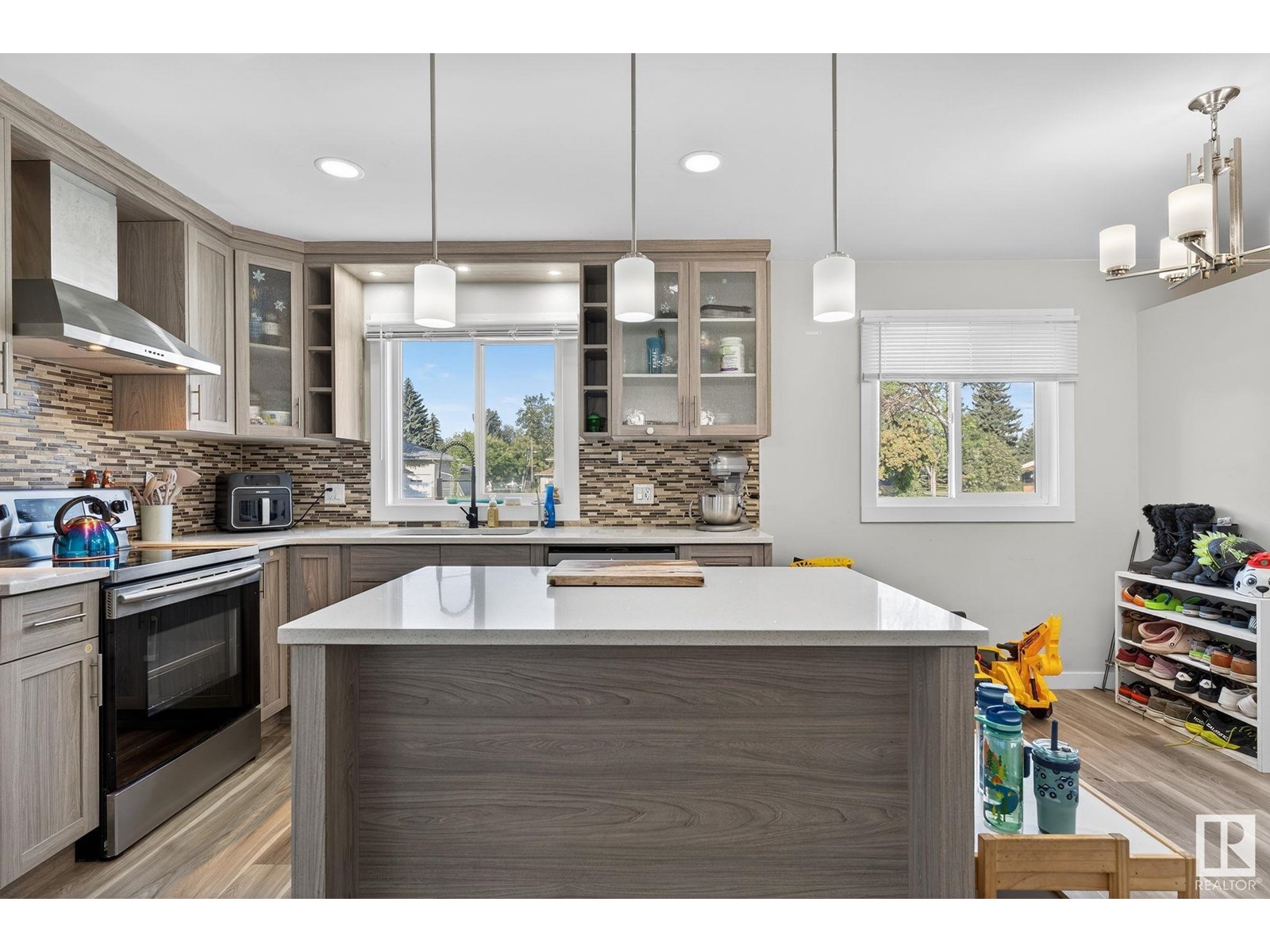 Photo 17 of 9479 75 St Nw, Edmonton AB