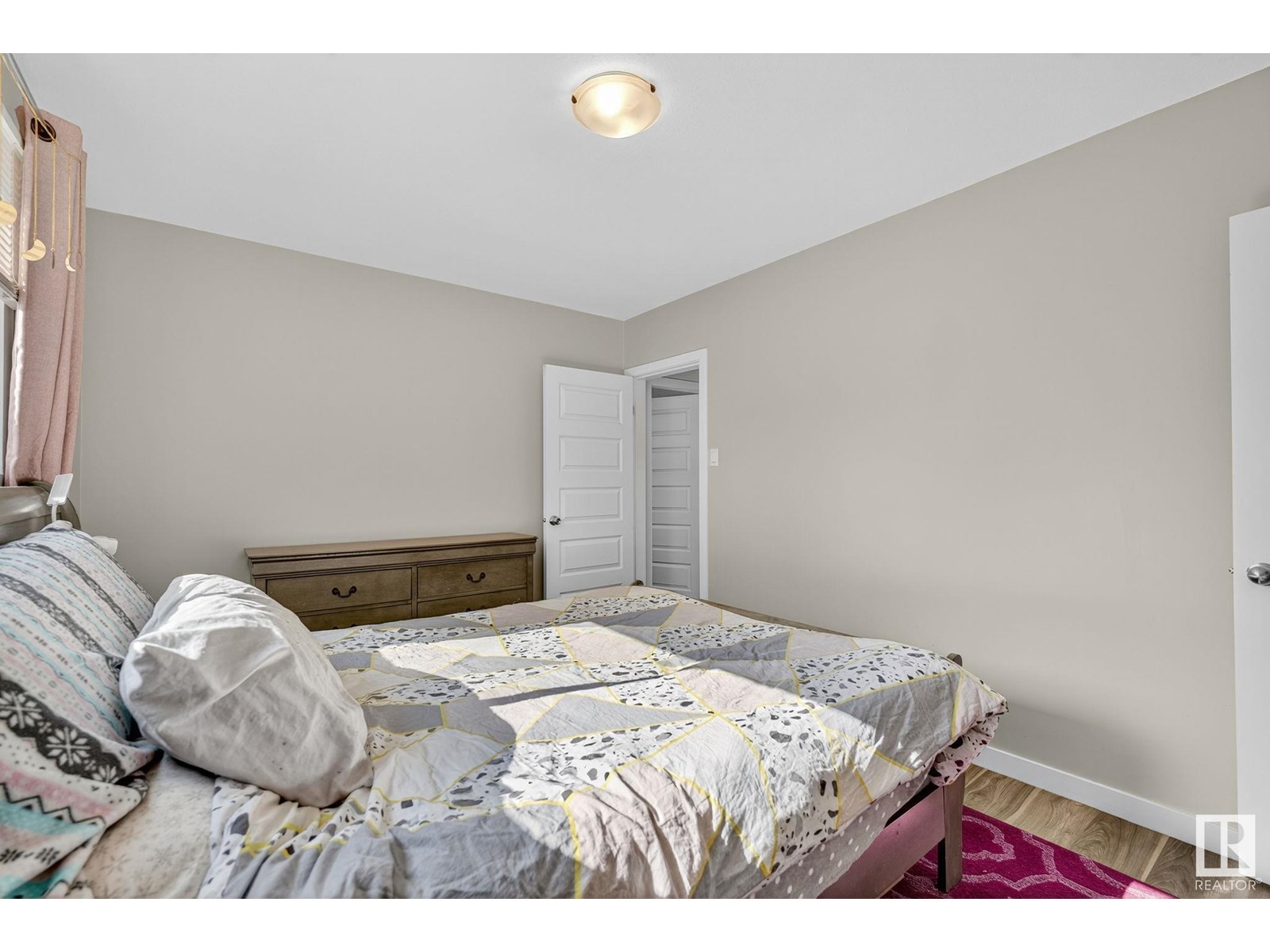 Photo 24 of 9479 75 St Nw, Edmonton AB