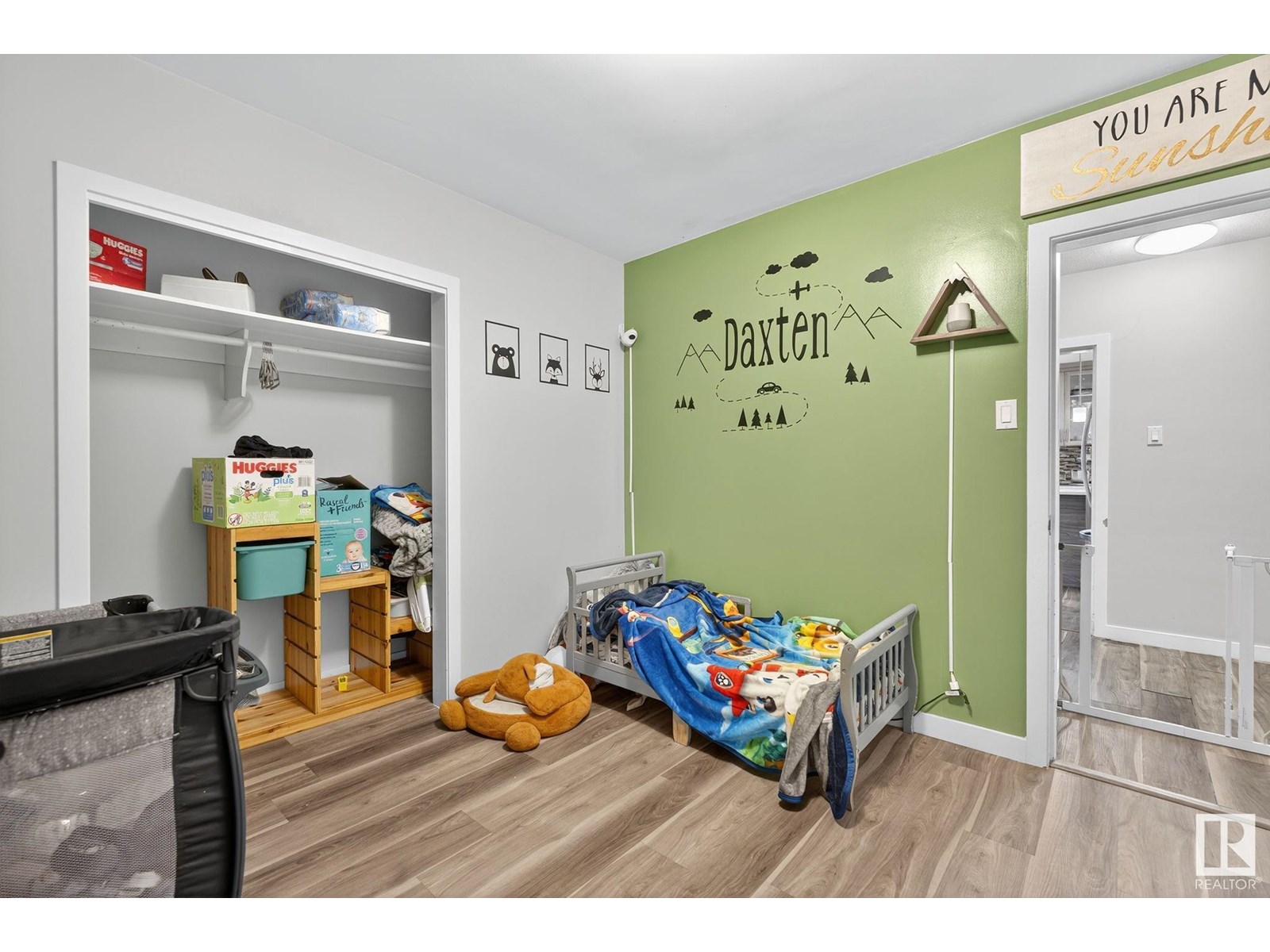 Photo 13 of 9479 75 St Nw, Edmonton AB