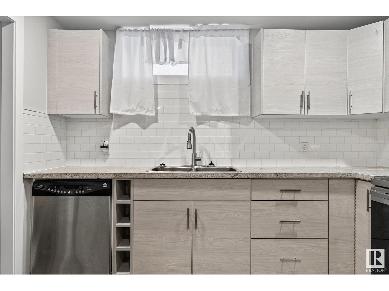 Photo 57 of 9479 75 St Nw, Edmonton AB