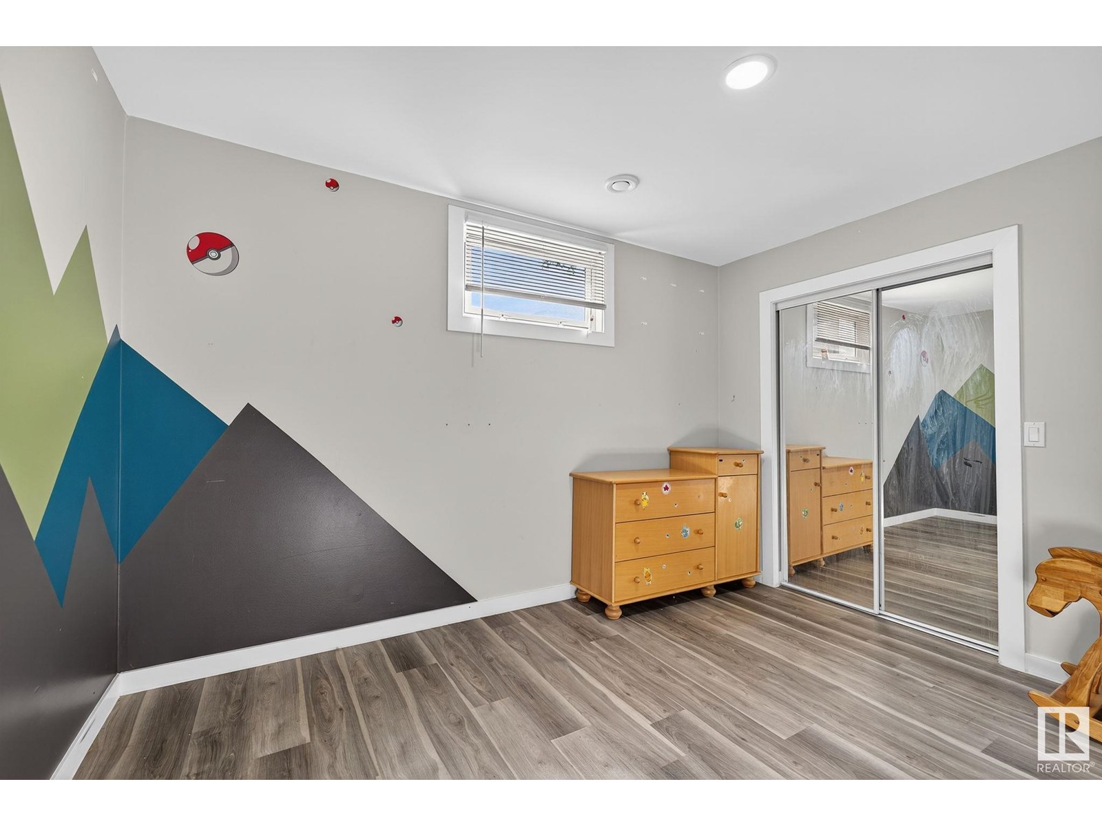 Photo 12 of 9479 75 St Nw, Edmonton AB