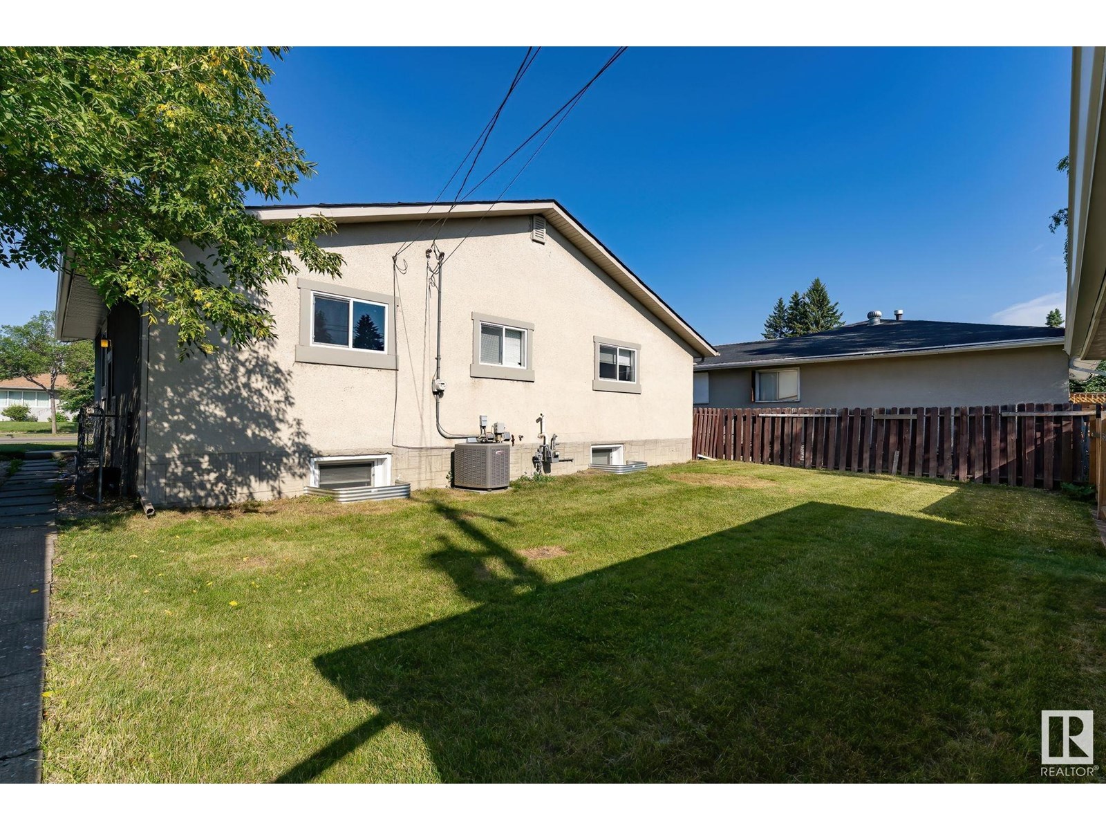 Photo 25 of 9479 75 St Nw, Edmonton AB